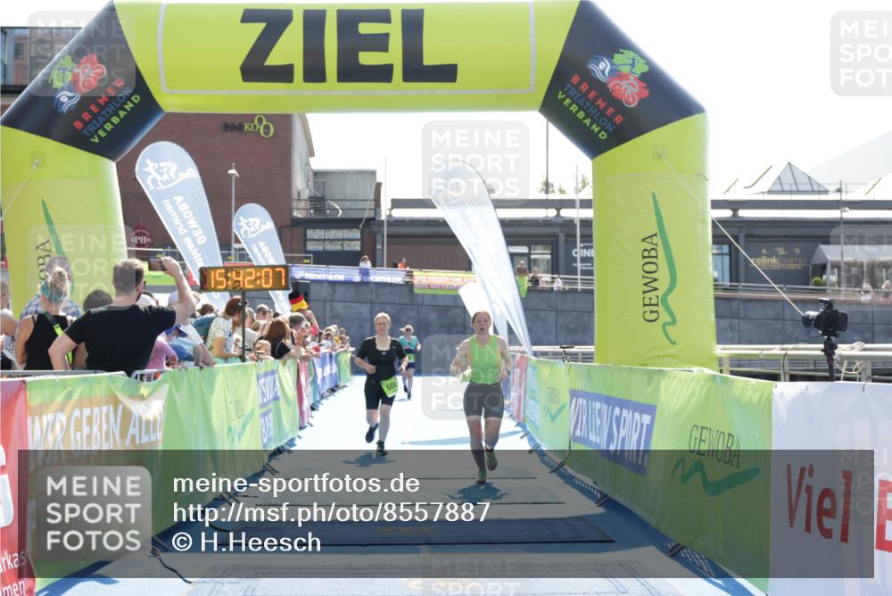 10.08.2025 - GEWOBA Citytriathlon Bremen H.Heesch http://msf.ph/oto/8557887 10.08.2025 15:42:11 Ziel 508, 512 meine-sportfotos.de