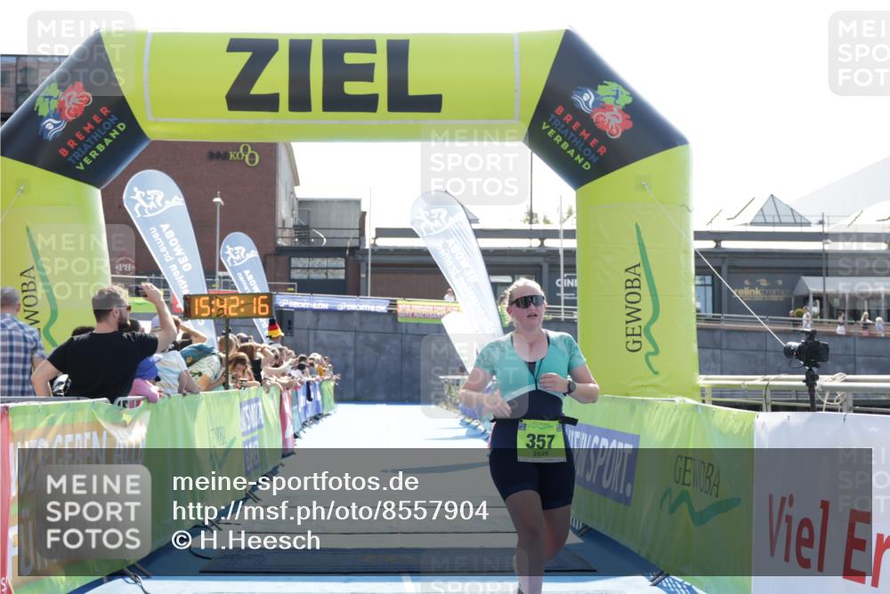 10.08.2025 - GEWOBA Citytriathlon Bremen H.Heesch http://msf.ph/oto/8557904 10.08.2025 15:42:20 Ziel 357, 508 meine-sportfotos.de