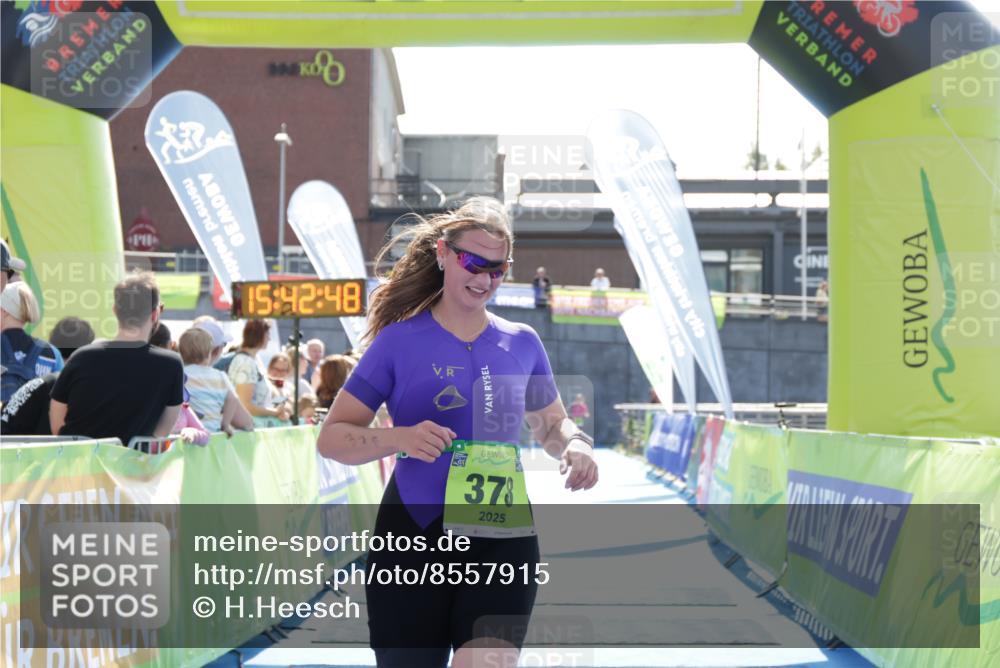 10.08.2025 - GEWOBA Citytriathlon Bremen H.Heesch http://msf.ph/oto/8557915 10.08.2025 15:42:52 Ziel 378, 433, 518 meine-sportfotos.de