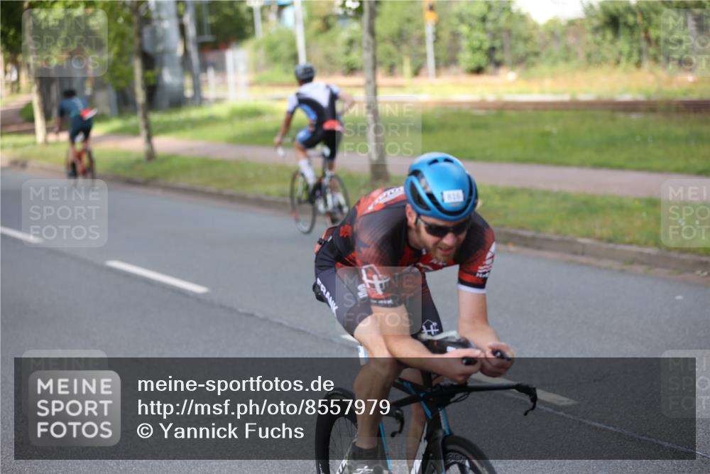 10.08.2025 - GEWOBA Citytriathlon Bremen Yannick Fuchs http://msf.ph/oto/8557979 10.08.2025 12:28:28 Radfahren 612, 622, 625, 629, 685, 732, 812, 816, 828, 941, 980, 981 meine-sportfotos.de