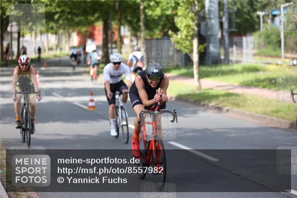 10.08.2025 - GEWOBA Citytriathlon Bremen Yannick Fuchs http://msf.ph/oto/8557982 10.08.2025 12:28:30 Radfahren 612, 622, 625, 629, 685, 732, 812, 816, 828, 941, 980, 981 meine-sportfotos.de