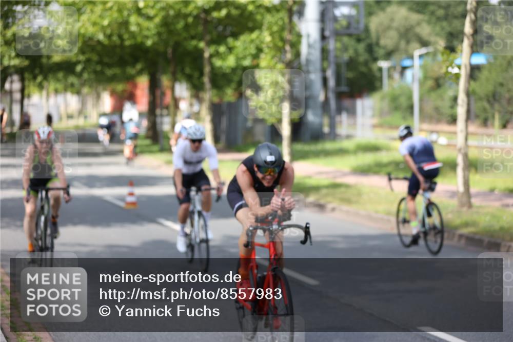 10.08.2025 - GEWOBA Citytriathlon Bremen Yannick Fuchs http://msf.ph/oto/8557983 10.08.2025 12:28:30 Radfahren 612, 622, 625, 629, 685, 732, 812, 816, 828, 941, 980, 981 meine-sportfotos.de
