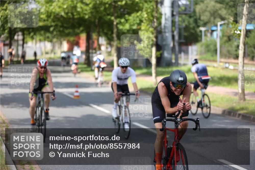 10.08.2025 - GEWOBA Citytriathlon Bremen Yannick Fuchs http://msf.ph/oto/8557984 10.08.2025 12:28:30 Radfahren 612, 622, 625, 629, 685, 732, 812, 816, 828, 941, 980, 981 meine-sportfotos.de