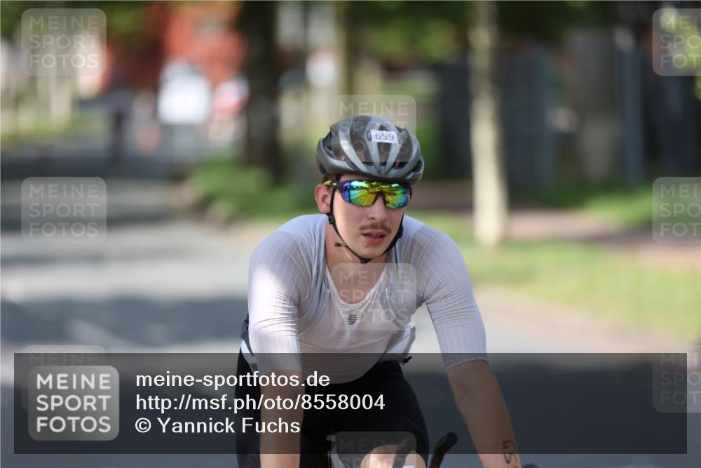 10.08.2025 - GEWOBA Citytriathlon Bremen Yannick Fuchs http://msf.ph/oto/8558004 10.08.2025 12:28:52 Radfahren 573, 659, 732, 851 meine-sportfotos.de