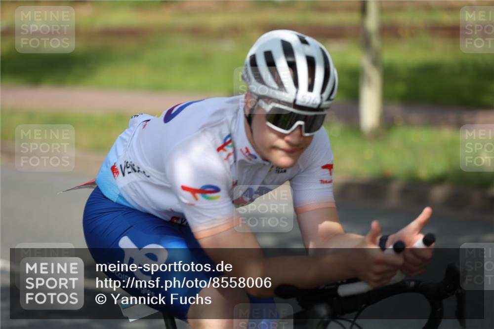 10.08.2025 - GEWOBA Citytriathlon Bremen Yannick Fuchs http://msf.ph/oto/8558006 10.08.2025 12:29:15 Radfahren 576, 583, 605, 656, 679, 799, 1007, 1030 meine-sportfotos.de