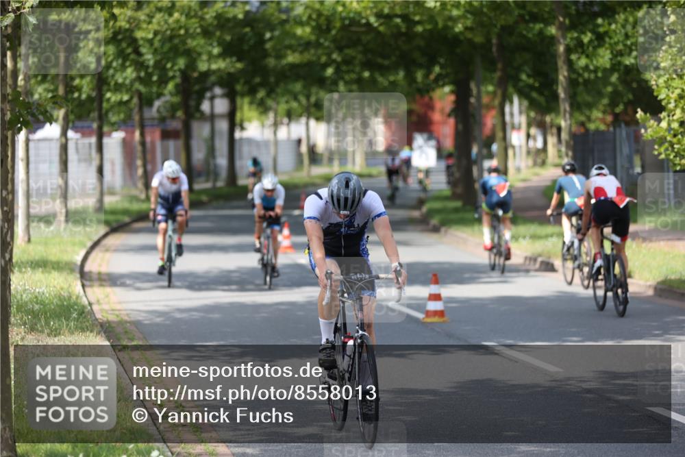 10.08.2025 - GEWOBA Citytriathlon Bremen Yannick Fuchs http://msf.ph/oto/8558013 10.08.2025 12:29:20 Radfahren 576, 583, 605, 656, 679, 771, 799, 1007, 1030 meine-sportfotos.de