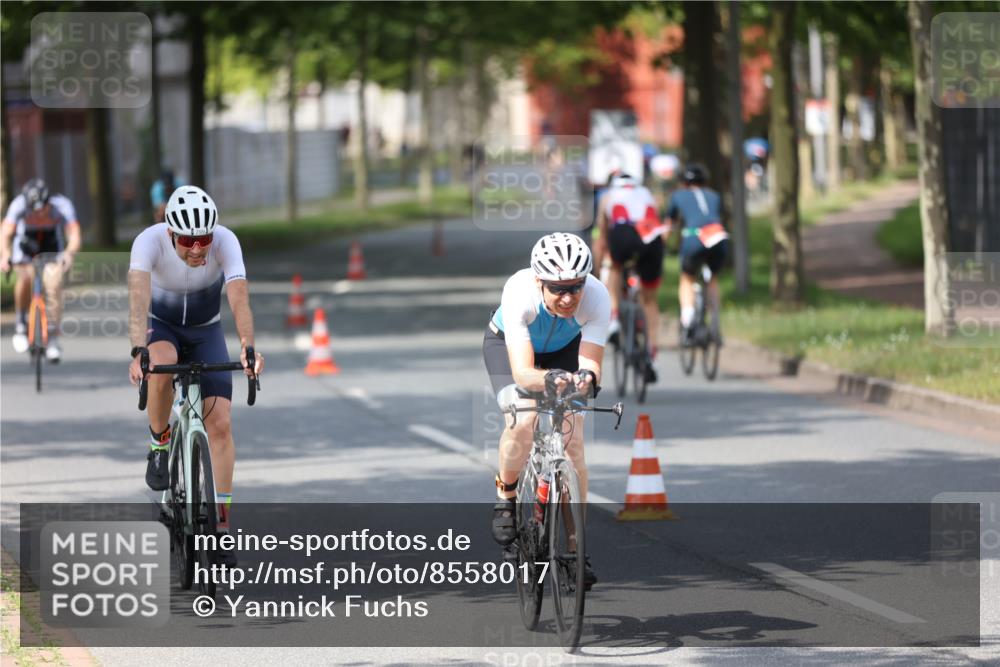 10.08.2025 - GEWOBA Citytriathlon Bremen Yannick Fuchs http://msf.ph/oto/8558017 10.08.2025 12:29:22 Radfahren 576, 583, 605, 656, 679, 687, 771, 799, 927, 1007, 1030 meine-sportfotos.de