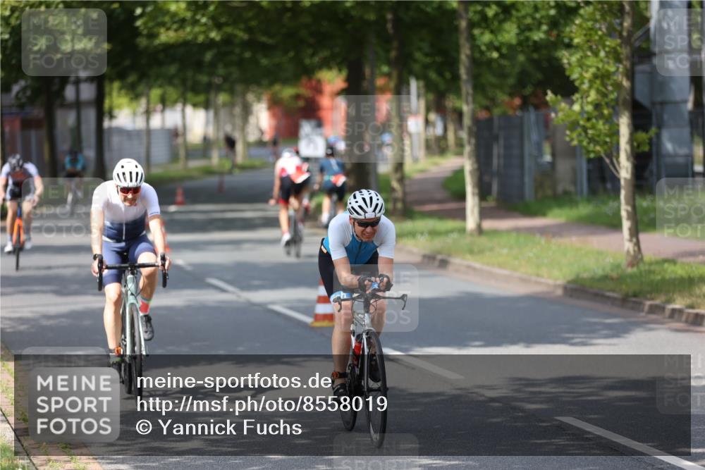 10.08.2025 - GEWOBA Citytriathlon Bremen Yannick Fuchs http://msf.ph/oto/8558019 10.08.2025 12:29:22 Radfahren 576, 583, 605, 656, 679, 687, 771, 799, 927, 1007, 1030 meine-sportfotos.de
