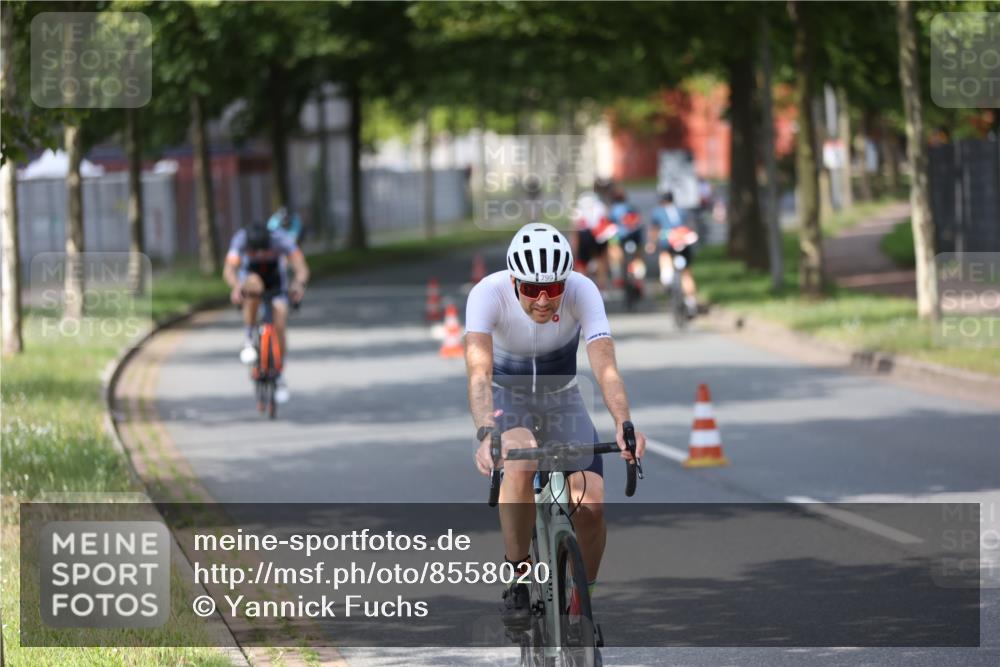 10.08.2025 - GEWOBA Citytriathlon Bremen Yannick Fuchs http://msf.ph/oto/8558020 10.08.2025 12:29:22 Radfahren 576, 583, 605, 656, 679, 687, 771, 799, 927, 1007, 1030 meine-sportfotos.de