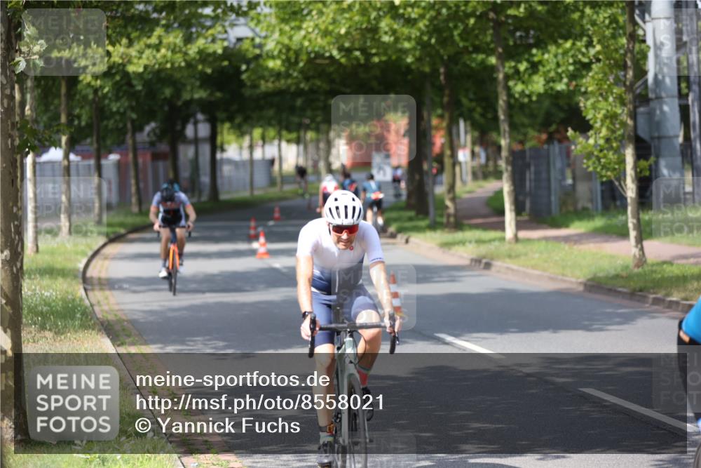 10.08.2025 - GEWOBA Citytriathlon Bremen Yannick Fuchs http://msf.ph/oto/8558021 10.08.2025 12:29:23 Radfahren 576, 583, 605, 656, 679, 687, 771, 799, 927, 1007, 1030 meine-sportfotos.de