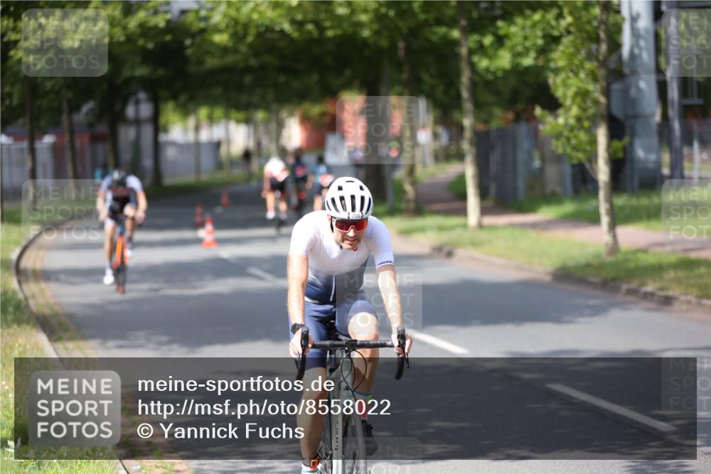 10.08.2025 - GEWOBA Citytriathlon Bremen Yannick Fuchs http://msf.ph/oto/8558022 10.08.2025 12:29:23 Radfahren 576, 583, 605, 656, 679, 687, 771, 799, 927, 1007, 1030 meine-sportfotos.de
