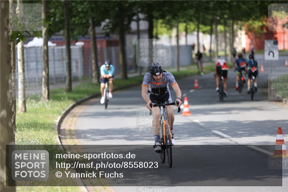 10.08.2025 - GEWOBA Citytriathlon Bremen Yannick Fuchs http://msf.ph/oto/8558023 10.08.2025 12:29:23 Radfahren 576, 583, 605, 656, 679, 687, 771, 799, 927, 1007, 1030 meine-sportfotos.de
