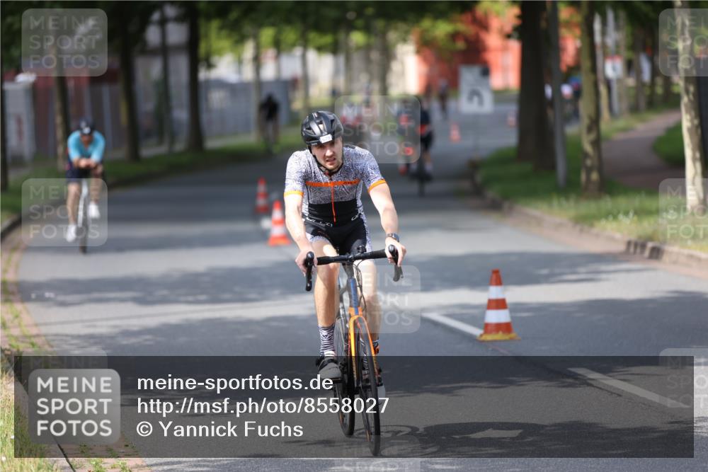10.08.2025 - GEWOBA Citytriathlon Bremen Yannick Fuchs http://msf.ph/oto/8558027 10.08.2025 12:29:24 Radfahren 576, 583, 605, 656, 679, 687, 771, 799, 927, 1007, 1030 meine-sportfotos.de