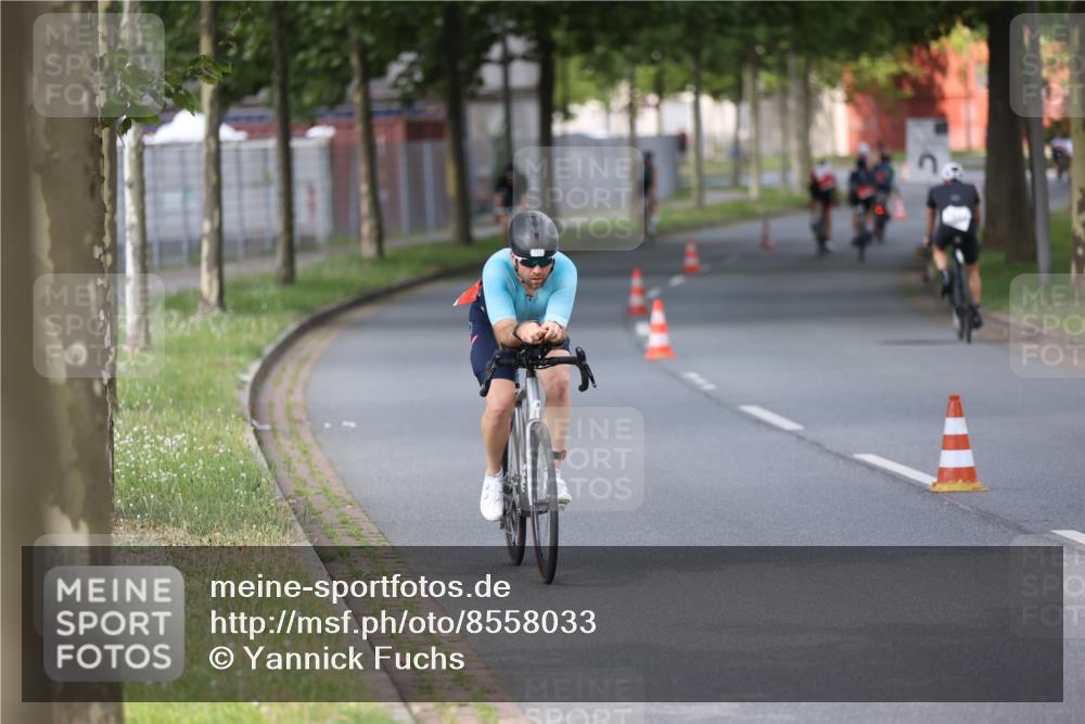 10.08.2025 - GEWOBA Citytriathlon Bremen Yannick Fuchs http://msf.ph/oto/8558033 10.08.2025 12:29:26 Radfahren 576, 583, 605, 645, 656, 679, 687, 771, 799, 927, 1007, 1030 meine-sportfotos.de