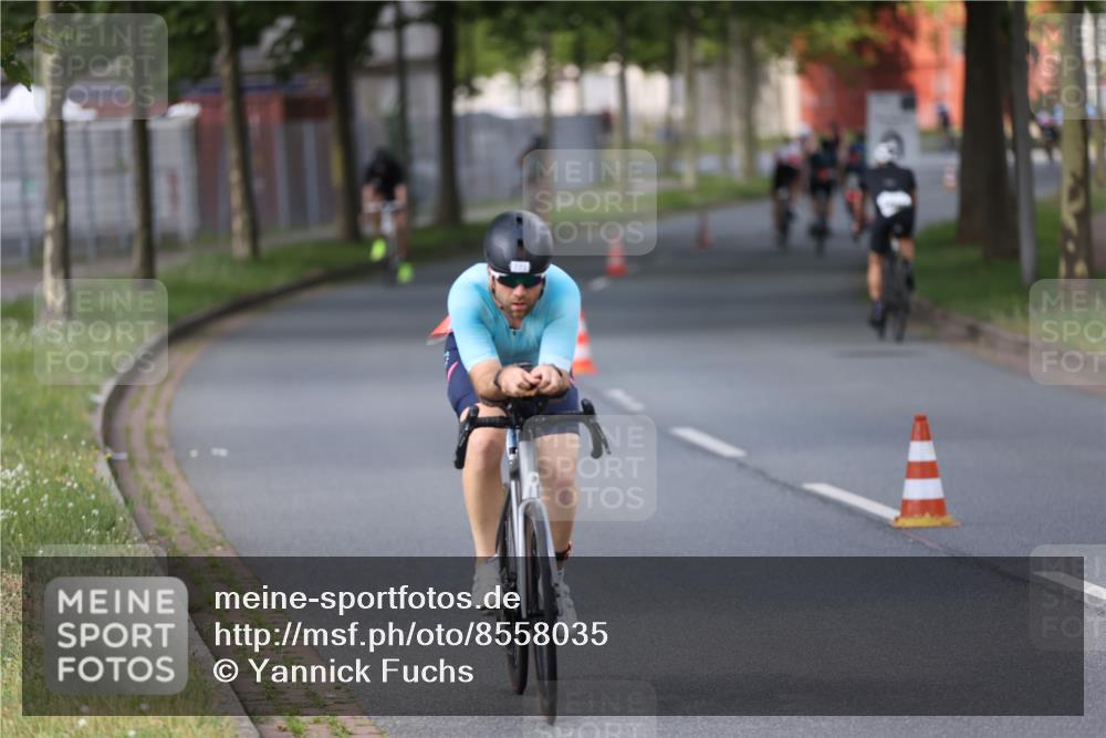 10.08.2025 - GEWOBA Citytriathlon Bremen Yannick Fuchs http://msf.ph/oto/8558035 10.08.2025 12:29:27 Radfahren 583, 605, 645, 656, 679, 687, 771, 799, 922, 927, 1007, 1030 meine-sportfotos.de