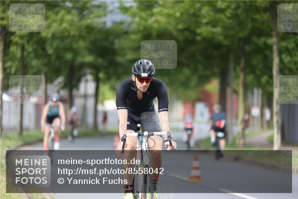 10.08.2025 - GEWOBA Citytriathlon Bremen Yannick Fuchs http://msf.ph/oto/8558042 10.08.2025 12:29:33 Radfahren 583, 645, 679, 687, 751, 771, 799, 922, 927, 1030 meine-sportfotos.de