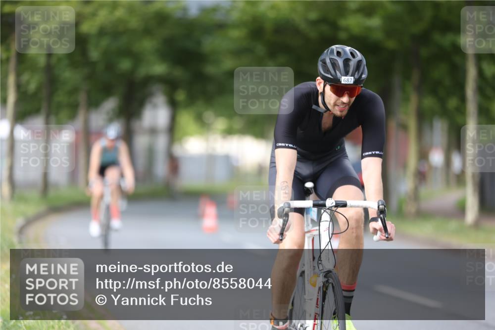 10.08.2025 - GEWOBA Citytriathlon Bremen Yannick Fuchs http://msf.ph/oto/8558044 10.08.2025 12:29:33 Radfahren 583, 645, 679, 687, 751, 771, 799, 922, 927, 1030 meine-sportfotos.de