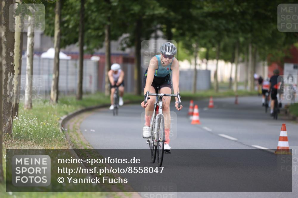 10.08.2025 - GEWOBA Citytriathlon Bremen Yannick Fuchs http://msf.ph/oto/8558047 10.08.2025 12:29:34 Radfahren 583, 645, 679, 687, 751, 771, 799, 922, 927, 1030 meine-sportfotos.de