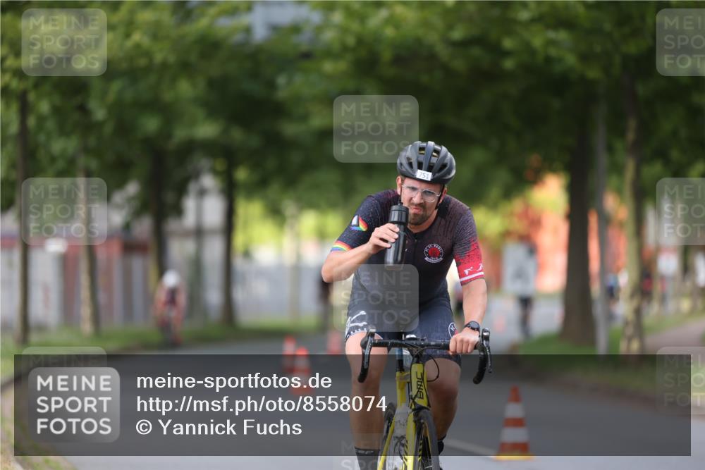 10.08.2025 - GEWOBA Citytriathlon Bremen Yannick Fuchs http://msf.ph/oto/8558074 10.08.2025 12:29:46 Radfahren 645, 687, 688, 699, 751, 922, 927, 942 meine-sportfotos.de