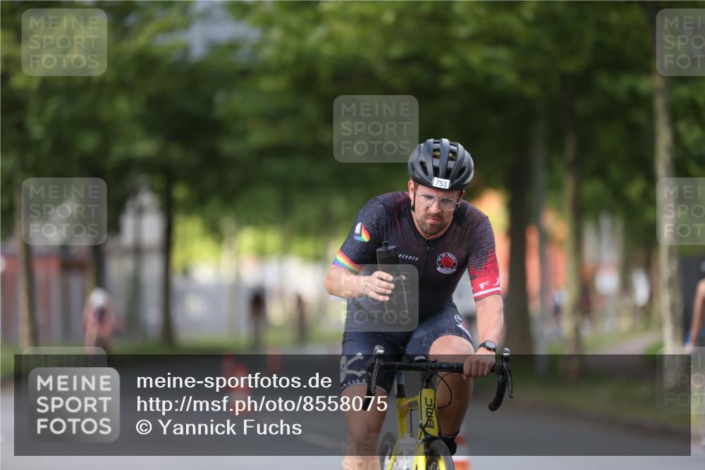 10.08.2025 - GEWOBA Citytriathlon Bremen Yannick Fuchs http://msf.ph/oto/8558075 10.08.2025 12:29:46 Radfahren 645, 687, 688, 699, 751, 922, 927, 942 meine-sportfotos.de