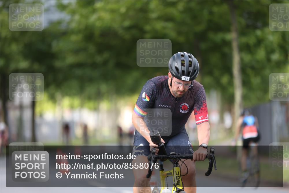 10.08.2025 - GEWOBA Citytriathlon Bremen Yannick Fuchs http://msf.ph/oto/8558076 10.08.2025 12:29:46 Radfahren 645, 687, 688, 699, 751, 922, 927, 942 meine-sportfotos.de