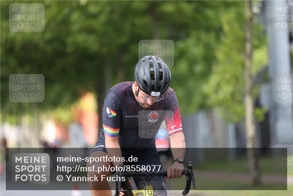 10.08.2025 - GEWOBA Citytriathlon Bremen Yannick Fuchs http://msf.ph/oto/8558077 10.08.2025 12:29:46 Radfahren 645, 687, 688, 699, 751, 922, 927, 942 meine-sportfotos.de
