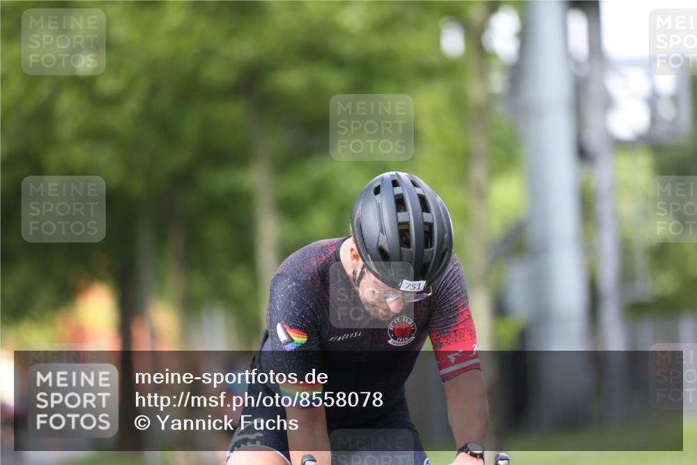 10.08.2025 - GEWOBA Citytriathlon Bremen Yannick Fuchs http://msf.ph/oto/8558078 10.08.2025 12:29:46 Radfahren 645, 687, 688, 699, 751, 922, 927, 942 meine-sportfotos.de