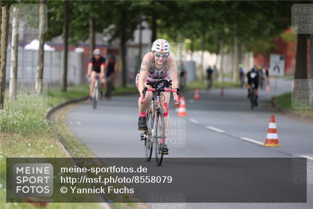 10.08.2025 - GEWOBA Citytriathlon Bremen Yannick Fuchs http://msf.ph/oto/8558079 10.08.2025 12:29:52 Radfahren 640, 675, 688, 699, 751, 769, 875, 922, 942, 960 meine-sportfotos.de