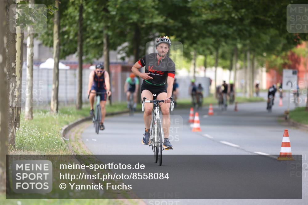 10.08.2025 - GEWOBA Citytriathlon Bremen Yannick Fuchs http://msf.ph/oto/8558084 10.08.2025 12:29:55 Radfahren 640, 675, 688, 699, 717, 751, 769, 875, 942, 960 meine-sportfotos.de