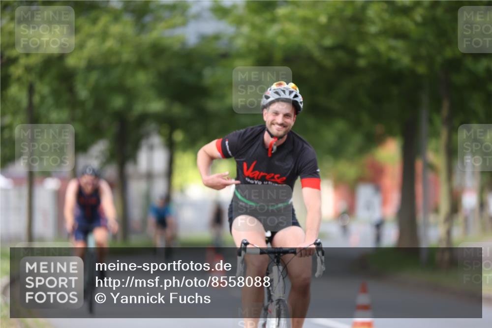 10.08.2025 - GEWOBA Citytriathlon Bremen Yannick Fuchs http://msf.ph/oto/8558088 10.08.2025 12:29:56 Radfahren 640, 675, 688, 699, 717, 751, 769, 875, 942, 960 meine-sportfotos.de