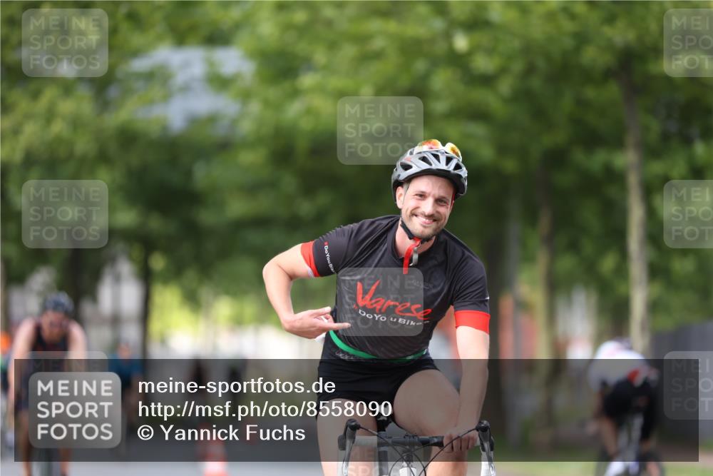 10.08.2025 - GEWOBA Citytriathlon Bremen Yannick Fuchs http://msf.ph/oto/8558090 10.08.2025 12:29:56 Radfahren 640, 675, 688, 699, 717, 751, 769, 875, 942, 960 meine-sportfotos.de