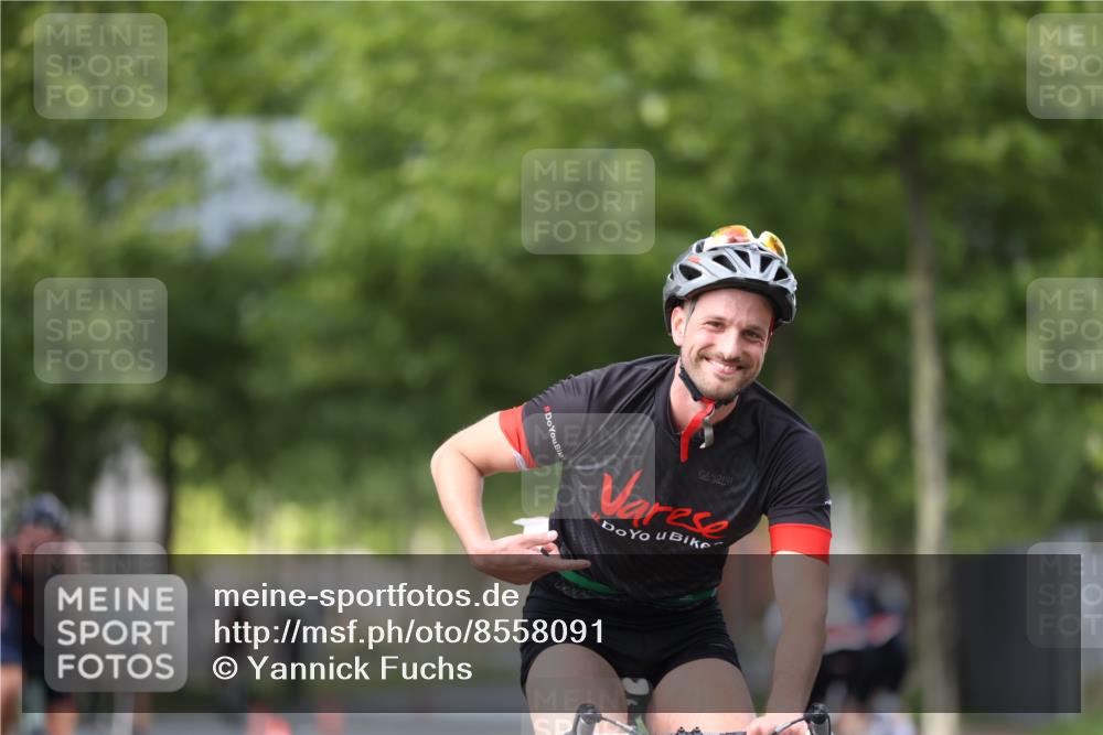 10.08.2025 - GEWOBA Citytriathlon Bremen Yannick Fuchs http://msf.ph/oto/8558091 10.08.2025 12:29:56 Radfahren 640, 675, 688, 699, 717, 751, 769, 875, 942, 960 meine-sportfotos.de