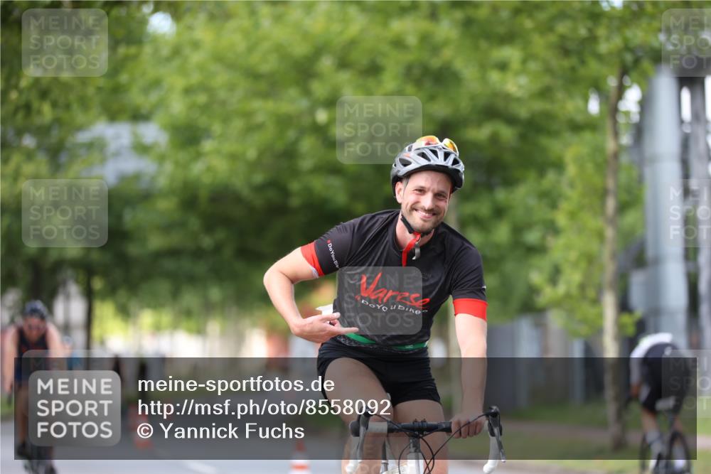 10.08.2025 - GEWOBA Citytriathlon Bremen Yannick Fuchs http://msf.ph/oto/8558092 10.08.2025 12:29:57 Radfahren 640, 675, 688, 699, 717, 751, 760, 769, 875, 942, 960 meine-sportfotos.de