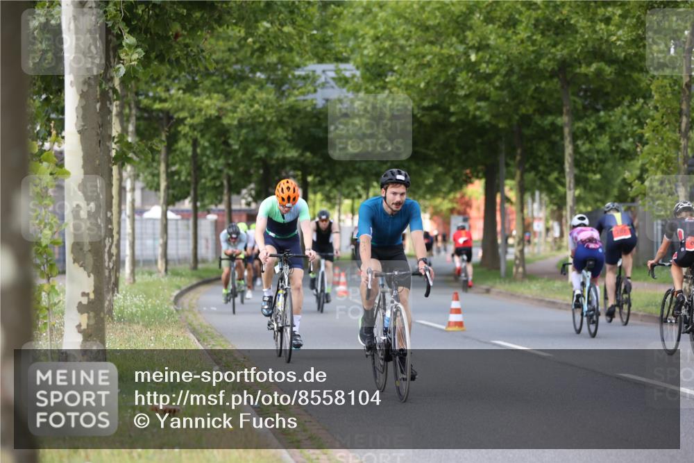 10.08.2025 - GEWOBA Citytriathlon Bremen Yannick Fuchs http://msf.ph/oto/8558104 10.08.2025 12:30:00 Radfahren 640, 675, 688, 699, 717, 760, 769, 875, 884, 942, 960 meine-sportfotos.de