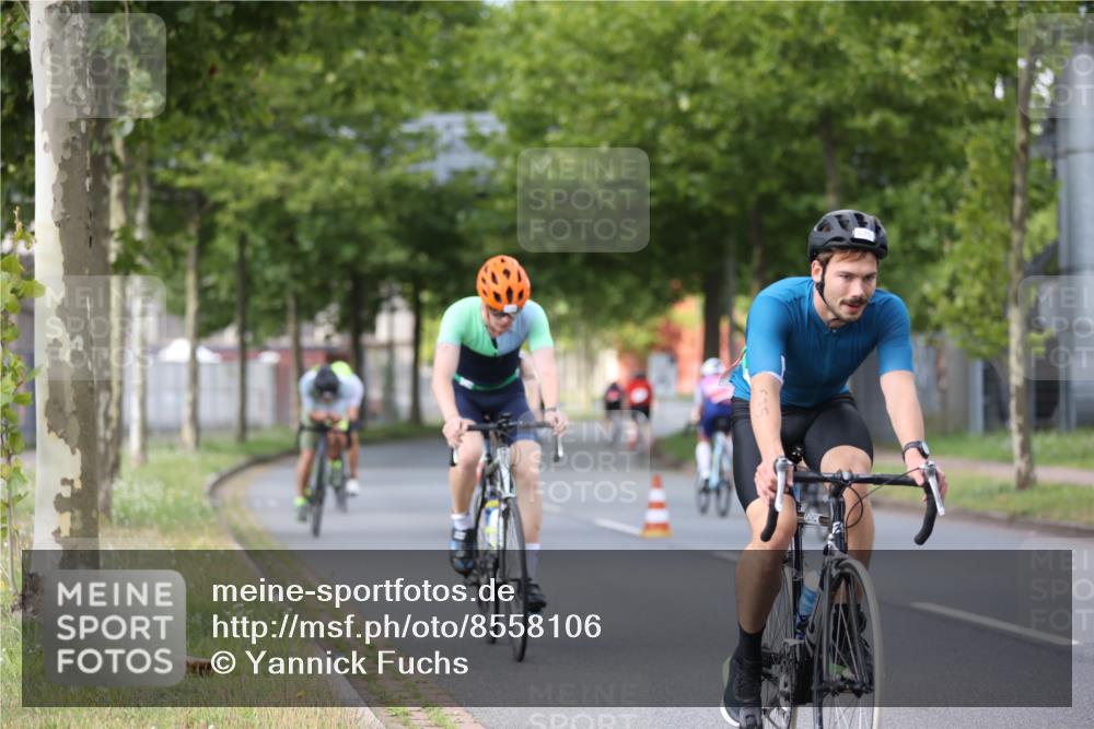 10.08.2025 - GEWOBA Citytriathlon Bremen Yannick Fuchs http://msf.ph/oto/8558106 10.08.2025 12:30:01 Radfahren 640, 675, 688, 699, 717, 760, 769, 875, 884, 942, 960 meine-sportfotos.de