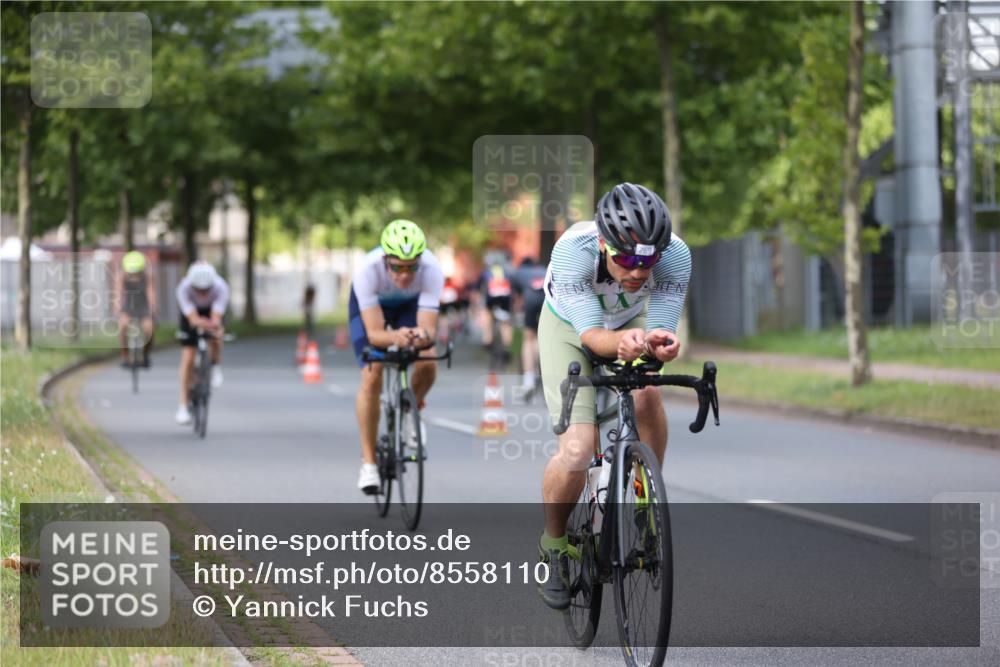 10.08.2025 - GEWOBA Citytriathlon Bremen Yannick Fuchs http://msf.ph/oto/8558110 10.08.2025 12:30:03 Radfahren 640, 675, 688, 699, 717, 760, 769, 875, 884, 935, 942, 960, 1013 meine-sportfotos.de