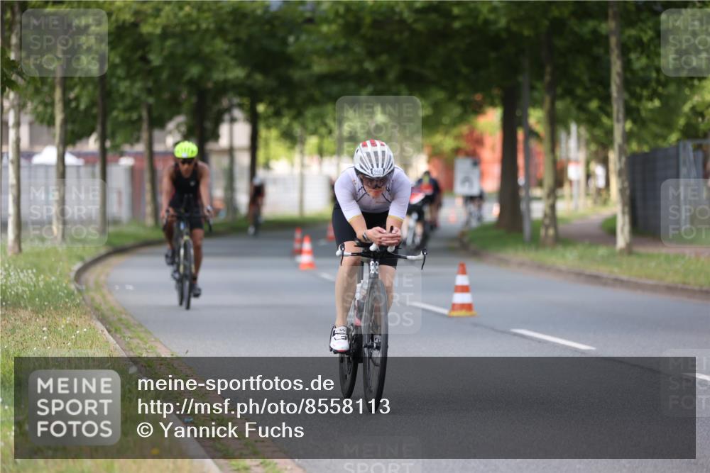 10.08.2025 - GEWOBA Citytriathlon Bremen Yannick Fuchs http://msf.ph/oto/8558113 10.08.2025 12:30:04 Radfahren 640, 675, 688, 699, 717, 760, 769, 875, 884, 935, 960, 1013 meine-sportfotos.de