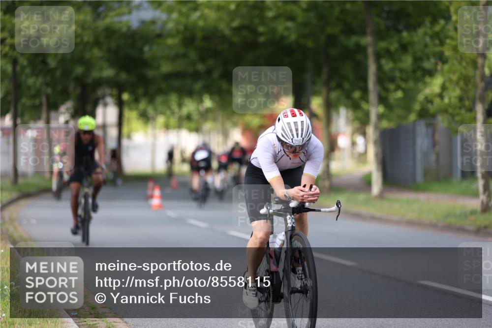 10.08.2025 - GEWOBA Citytriathlon Bremen Yannick Fuchs http://msf.ph/oto/8558115 10.08.2025 12:30:04 Radfahren 640, 675, 688, 699, 717, 760, 769, 875, 884, 935, 960, 1013 meine-sportfotos.de