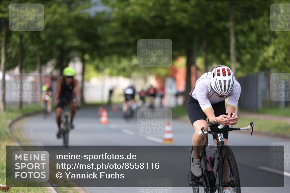 10.08.2025 - GEWOBA Citytriathlon Bremen Yannick Fuchs http://msf.ph/oto/8558116 10.08.2025 12:30:04 Radfahren 640, 675, 688, 699, 717, 760, 769, 875, 884, 935, 960, 1013 meine-sportfotos.de