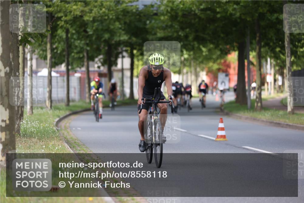 10.08.2025 - GEWOBA Citytriathlon Bremen Yannick Fuchs http://msf.ph/oto/8558118 10.08.2025 12:30:05 Radfahren 640, 675, 688, 699, 717, 760, 769, 875, 884, 935, 960, 1013 meine-sportfotos.de
