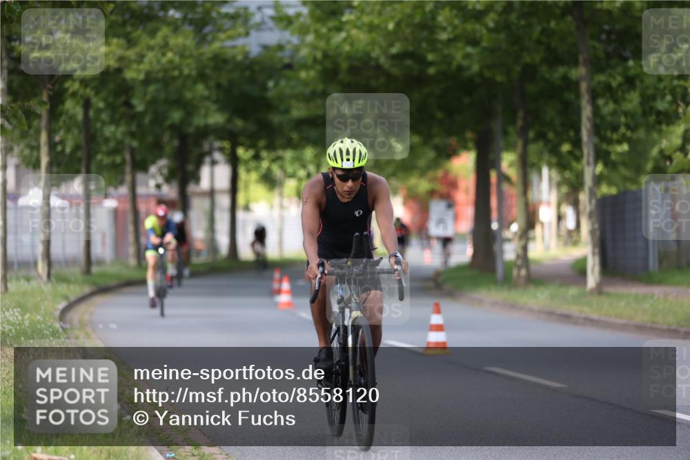 10.08.2025 - GEWOBA Citytriathlon Bremen Yannick Fuchs http://msf.ph/oto/8558120 10.08.2025 12:30:05 Radfahren 640, 675, 688, 699, 717, 760, 769, 875, 884, 935, 960, 1013 meine-sportfotos.de