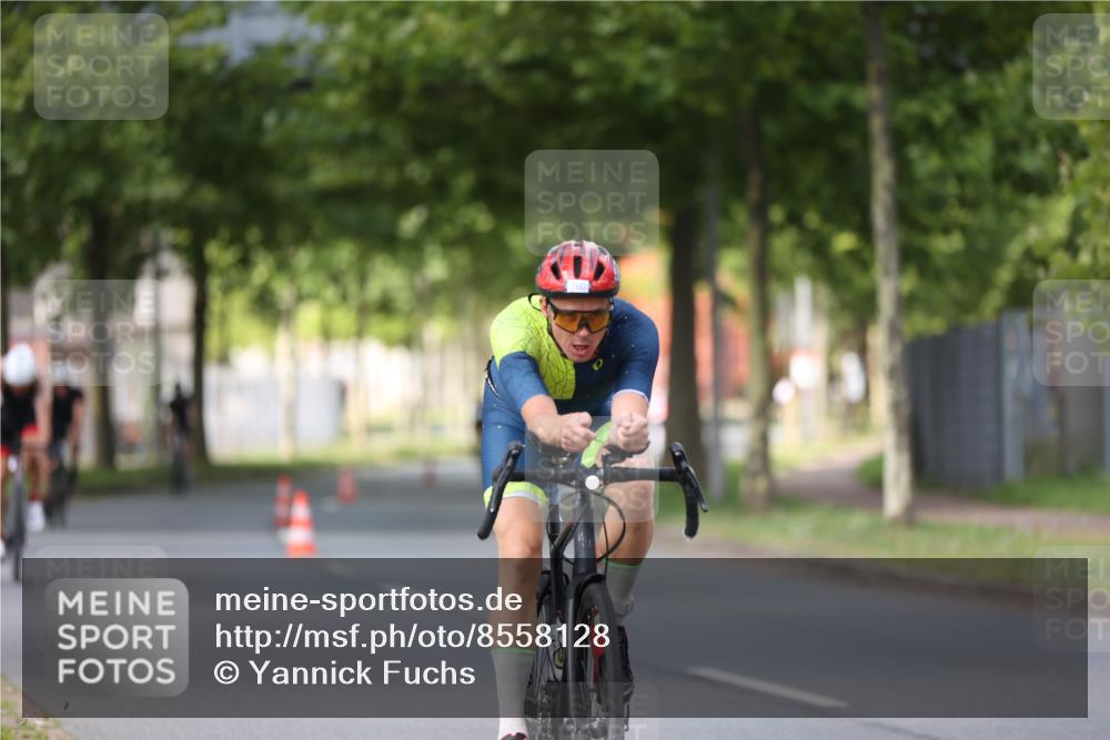 10.08.2025 - GEWOBA Citytriathlon Bremen Yannick Fuchs http://msf.ph/oto/8558128 10.08.2025 12:30:08 Radfahren 640, 675, 717, 722, 760, 769, 875, 884, 935, 943, 960, 1013 meine-sportfotos.de