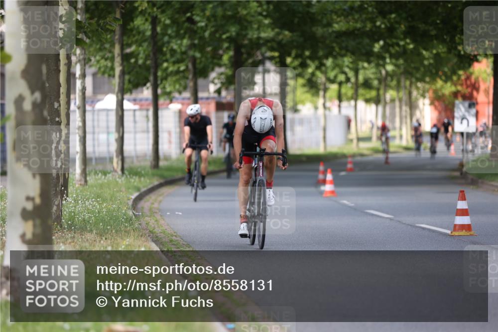 10.08.2025 - GEWOBA Citytriathlon Bremen Yannick Fuchs http://msf.ph/oto/8558131 10.08.2025 12:30:10 Radfahren 640, 675, 717, 722, 745, 760, 769, 823, 875, 884, 935, 943, 960, 1013 meine-sportfotos.de