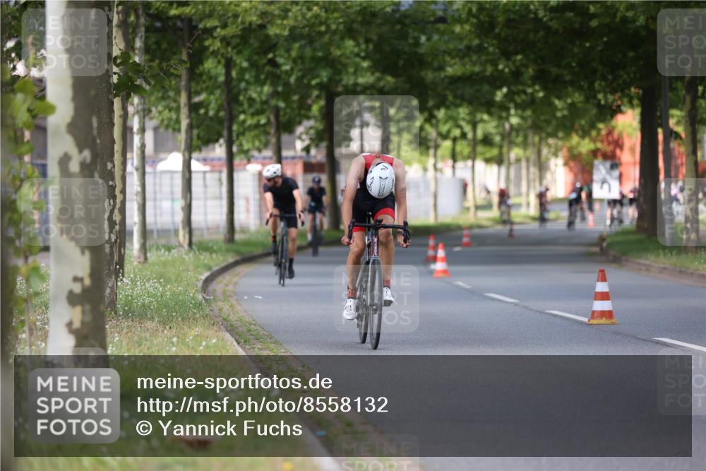 10.08.2025 - GEWOBA Citytriathlon Bremen Yannick Fuchs http://msf.ph/oto/8558132 10.08.2025 12:30:10 Radfahren 640, 675, 717, 722, 745, 760, 769, 823, 875, 884, 935, 943, 960, 1013 meine-sportfotos.de