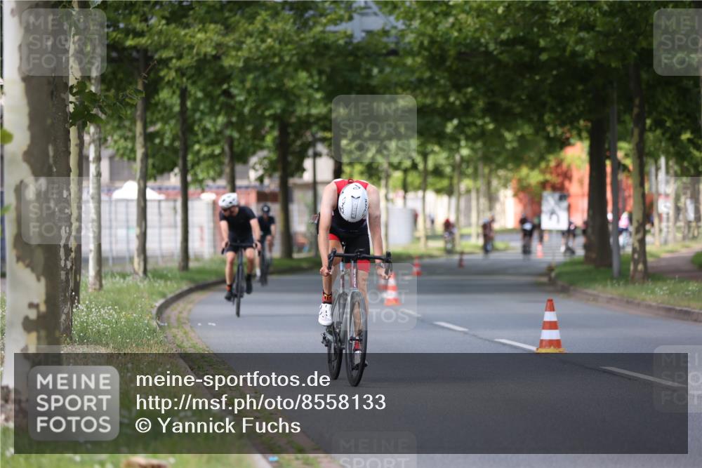10.08.2025 - GEWOBA Citytriathlon Bremen Yannick Fuchs http://msf.ph/oto/8558133 10.08.2025 12:30:10 Radfahren 640, 675, 717, 722, 745, 760, 769, 823, 875, 884, 935, 943, 960, 1013 meine-sportfotos.de
