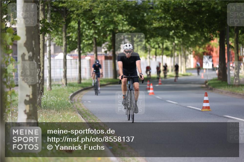 10.08.2025 - GEWOBA Citytriathlon Bremen Yannick Fuchs http://msf.ph/oto/8558137 10.08.2025 12:30:12 Radfahren 640, 675, 717, 722, 745, 760, 769, 823, 875, 884, 935, 943, 960, 1013 meine-sportfotos.de
