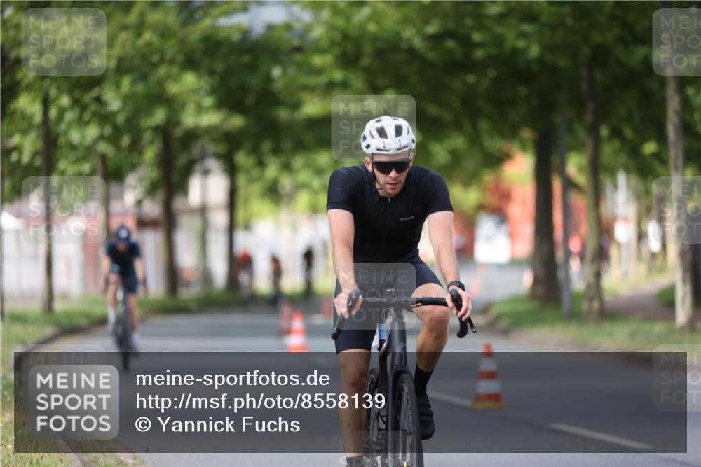 10.08.2025 - GEWOBA Citytriathlon Bremen Yannick Fuchs http://msf.ph/oto/8558139 10.08.2025 12:30:13 Radfahren 640, 675, 717, 722, 733, 745, 760, 769, 823, 875, 884, 935, 943, 960, 1013 meine-sportfotos.de