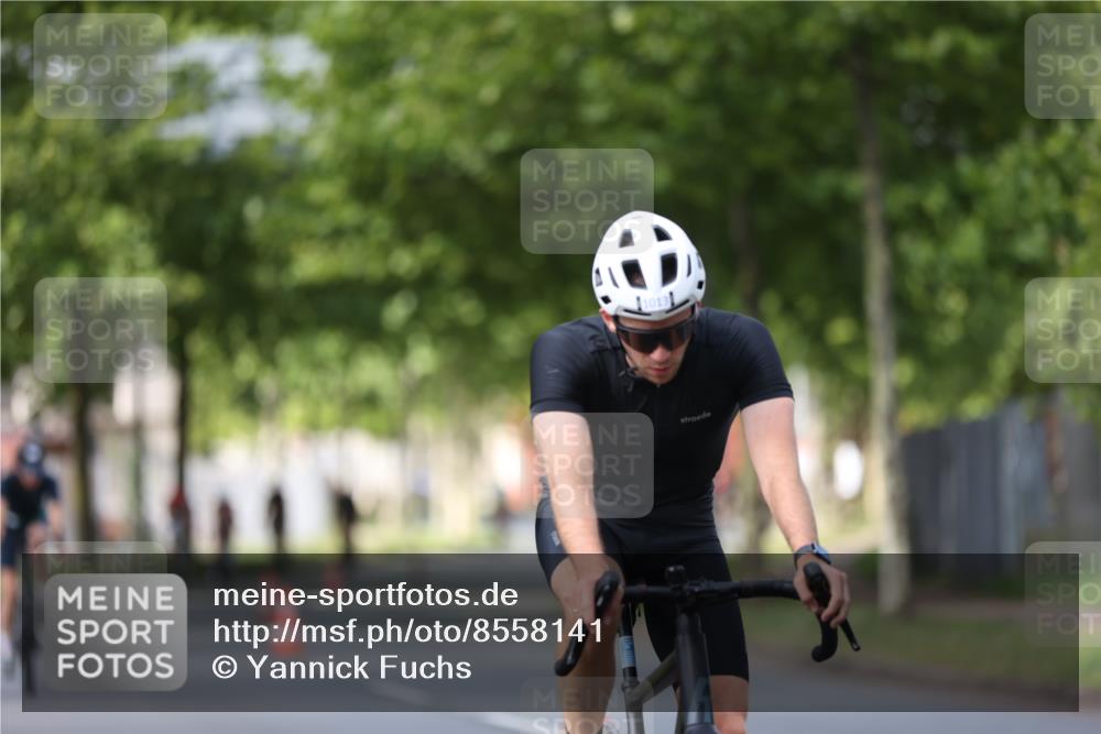 10.08.2025 - GEWOBA Citytriathlon Bremen Yannick Fuchs http://msf.ph/oto/8558141 10.08.2025 12:30:13 Radfahren 640, 675, 717, 722, 733, 745, 760, 769, 823, 875, 884, 935, 943, 960, 1013 meine-sportfotos.de