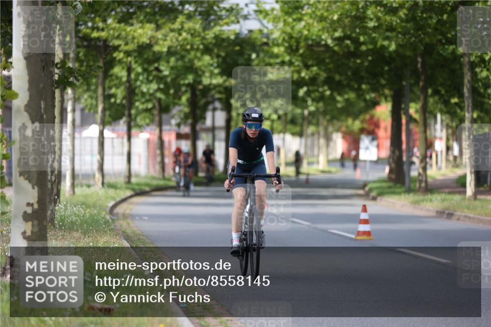 10.08.2025 - GEWOBA Citytriathlon Bremen Yannick Fuchs http://msf.ph/oto/8558145 10.08.2025 12:30:15 Radfahren 640, 675, 717, 722, 733, 745, 760, 769, 823, 875, 884, 935, 943, 960, 1013 meine-sportfotos.de