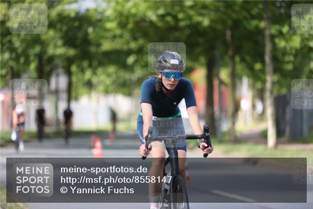 10.08.2025 - GEWOBA Citytriathlon Bremen Yannick Fuchs http://msf.ph/oto/8558147 10.08.2025 12:30:16 Radfahren 640, 717, 722, 733, 745, 760, 769, 823, 875, 884, 935, 943, 960, 1013 meine-sportfotos.de